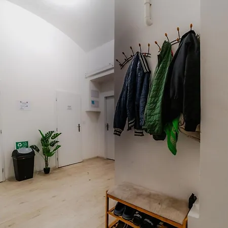 Hostel Karlin *